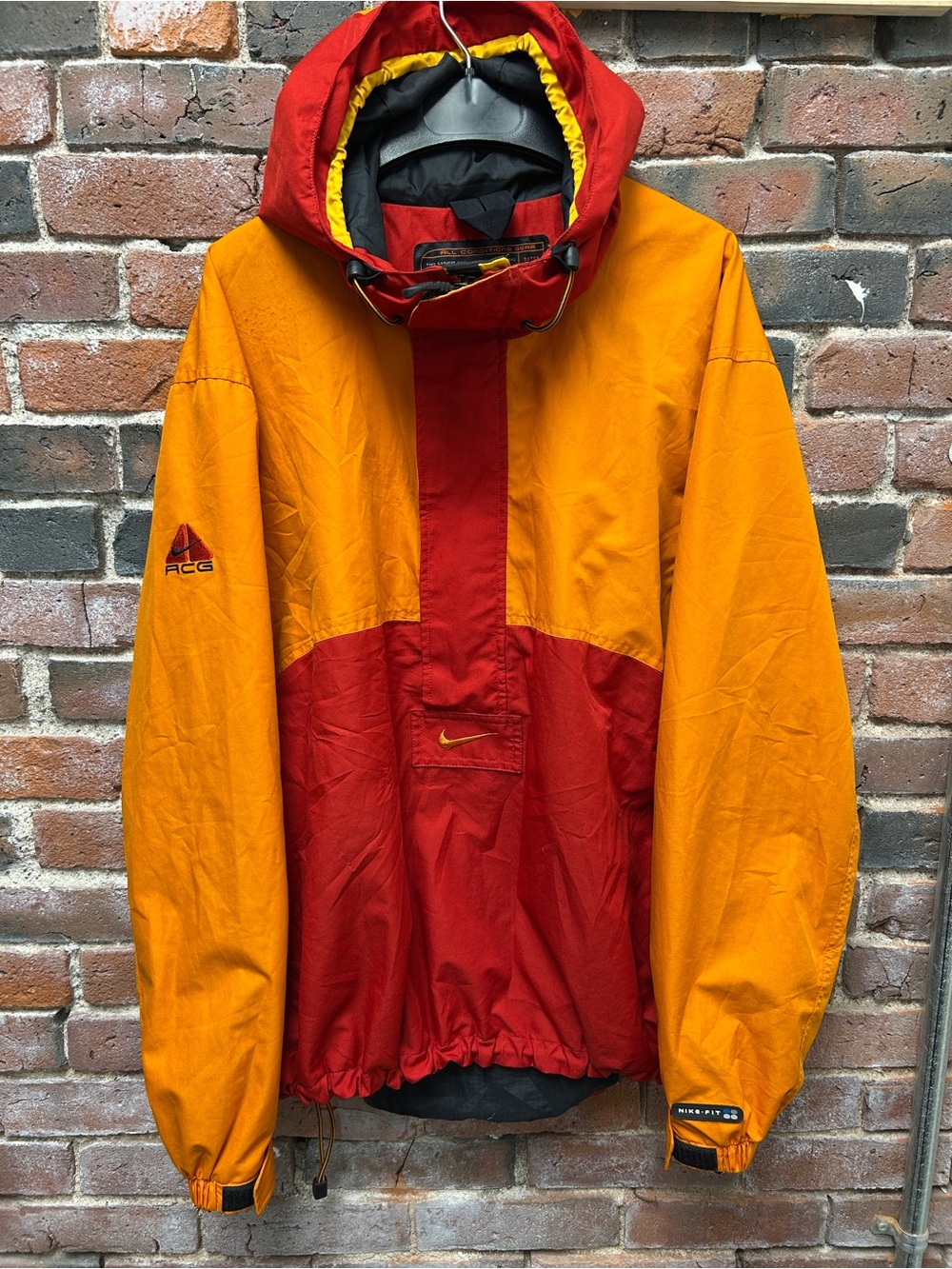 Vintage Nike ACG Storm-Fit Hooded Jacket Orange Red Small